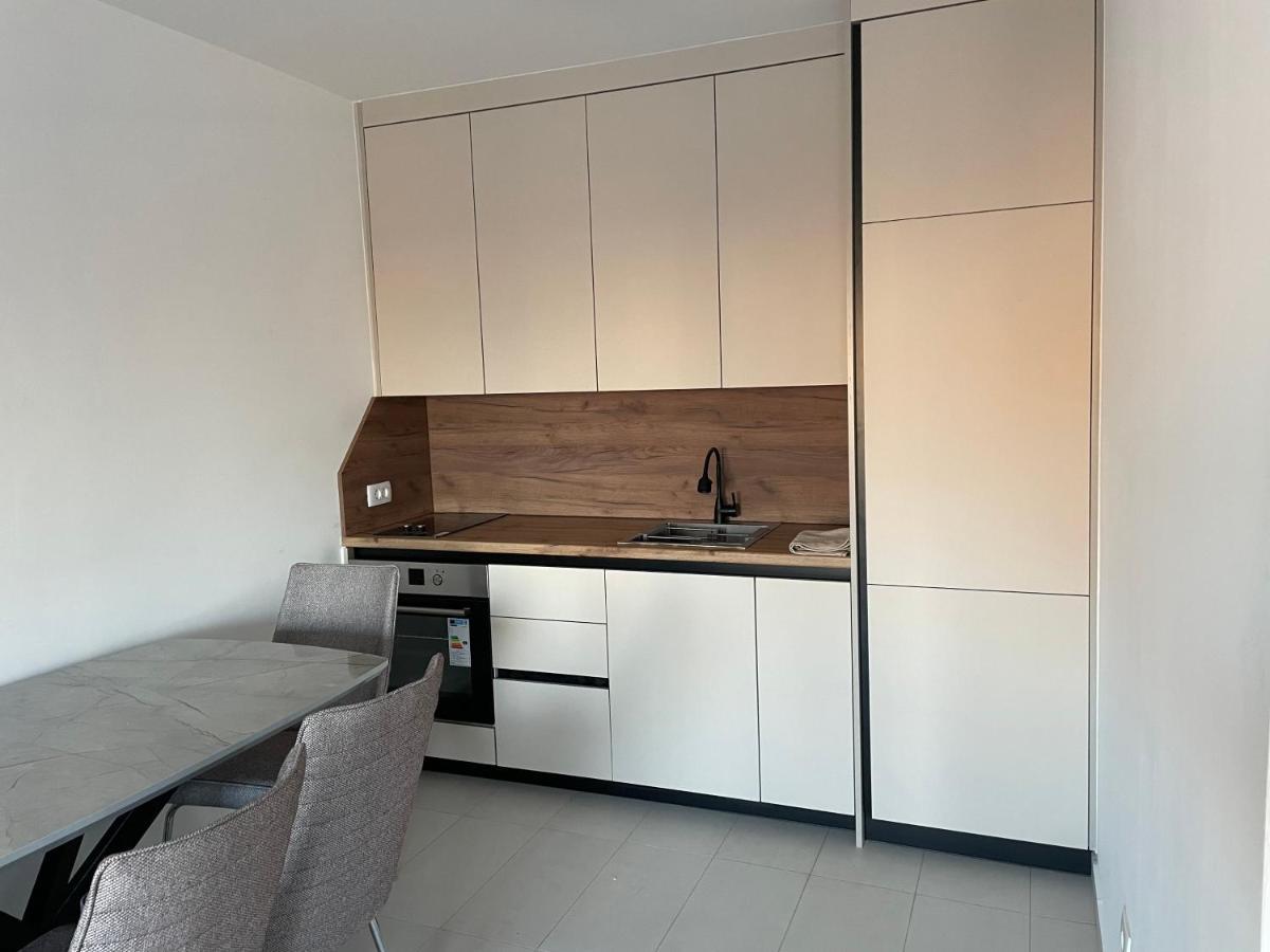 Shooter Apartments Φεριζάι Εξωτερικό φωτογραφία
